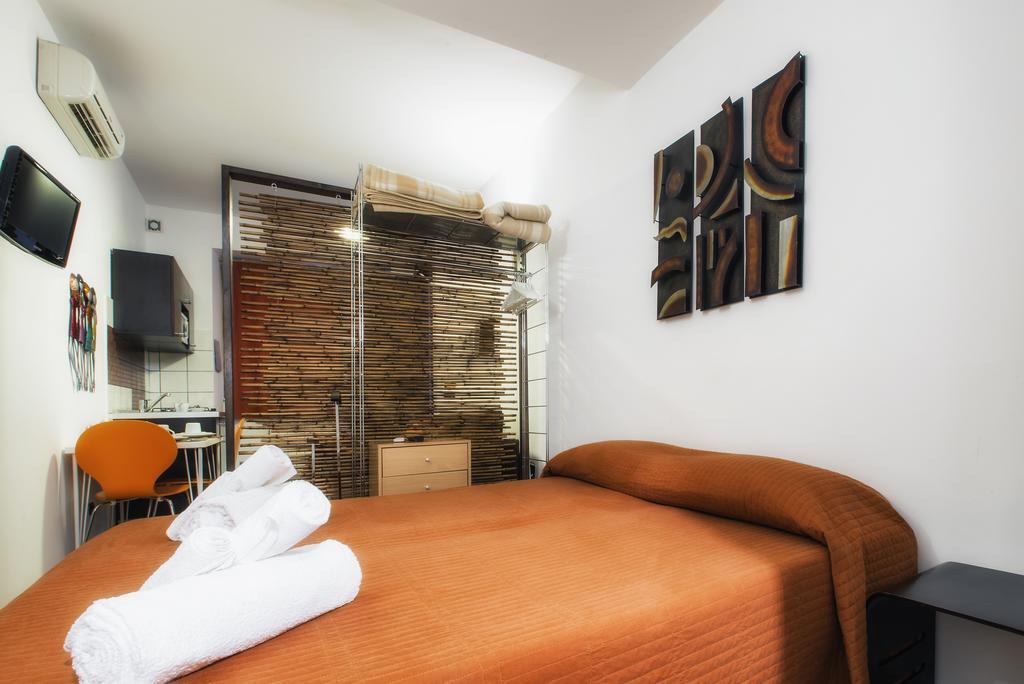 Studio Apartment,262958077:JPEG
